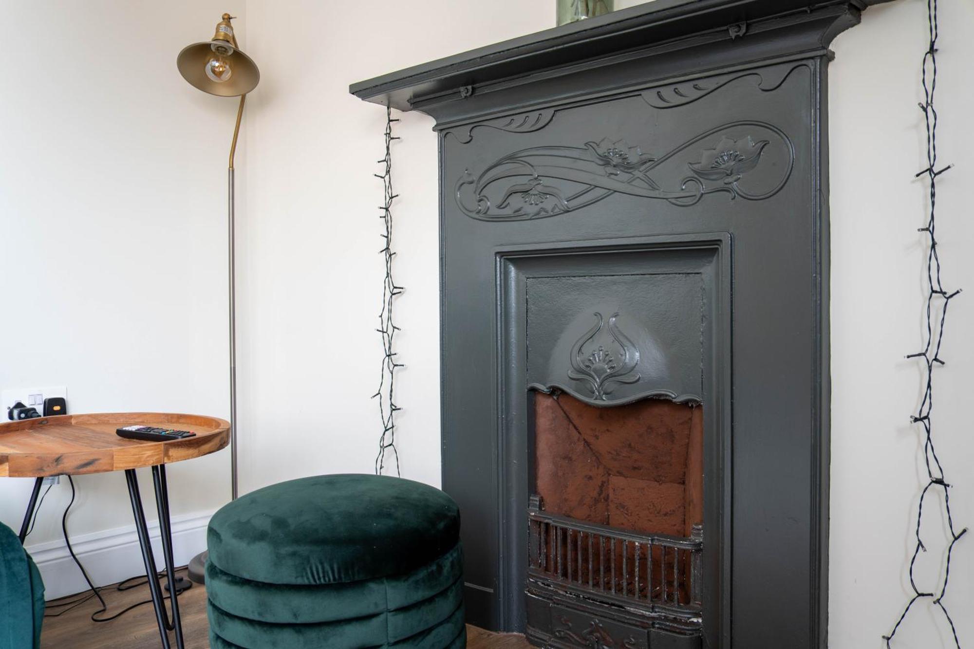Modern Central One Bedroom Apartment In Penzance Buitenkant foto