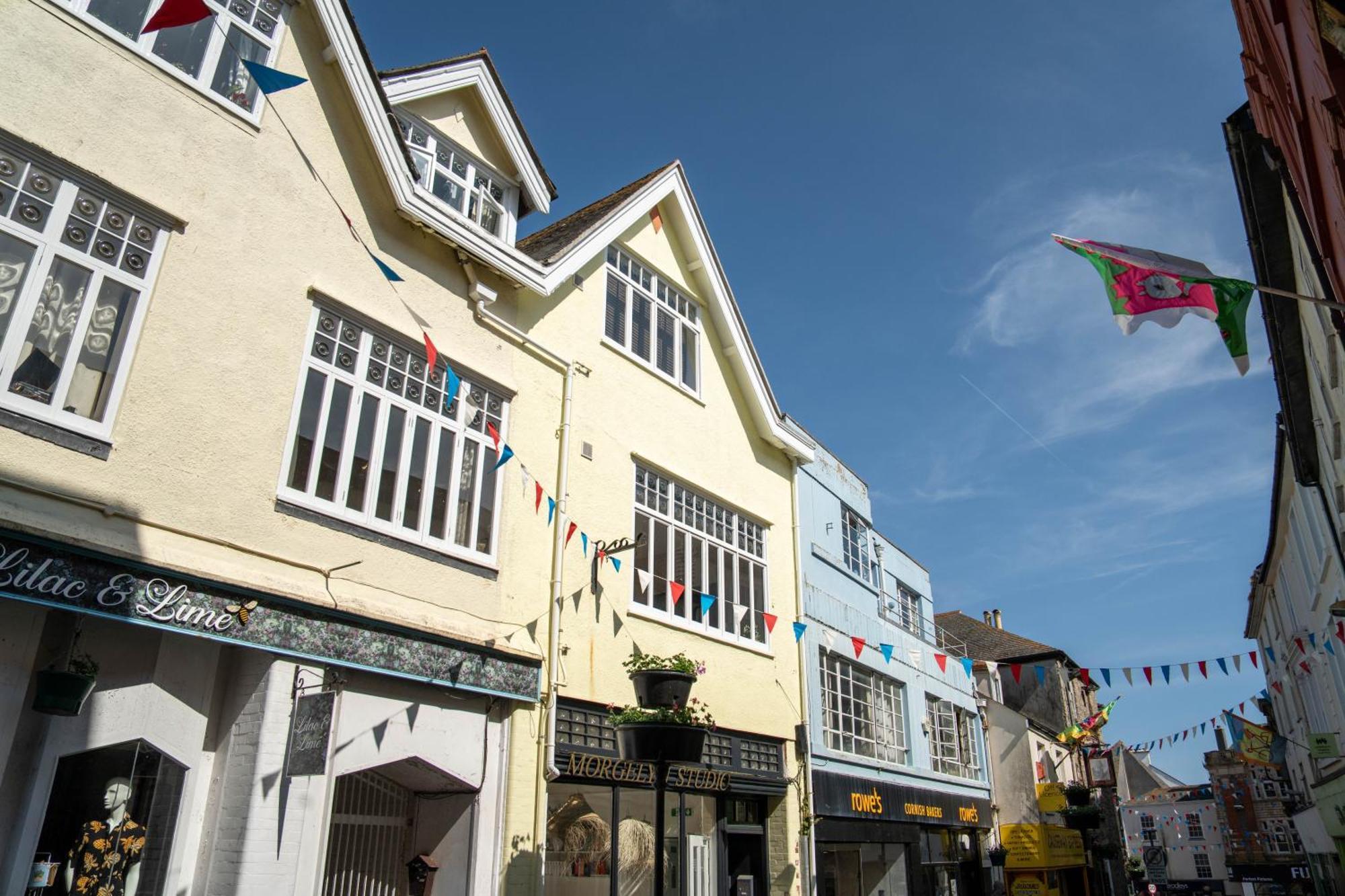 Modern Central One Bedroom Apartment In Penzance Buitenkant foto