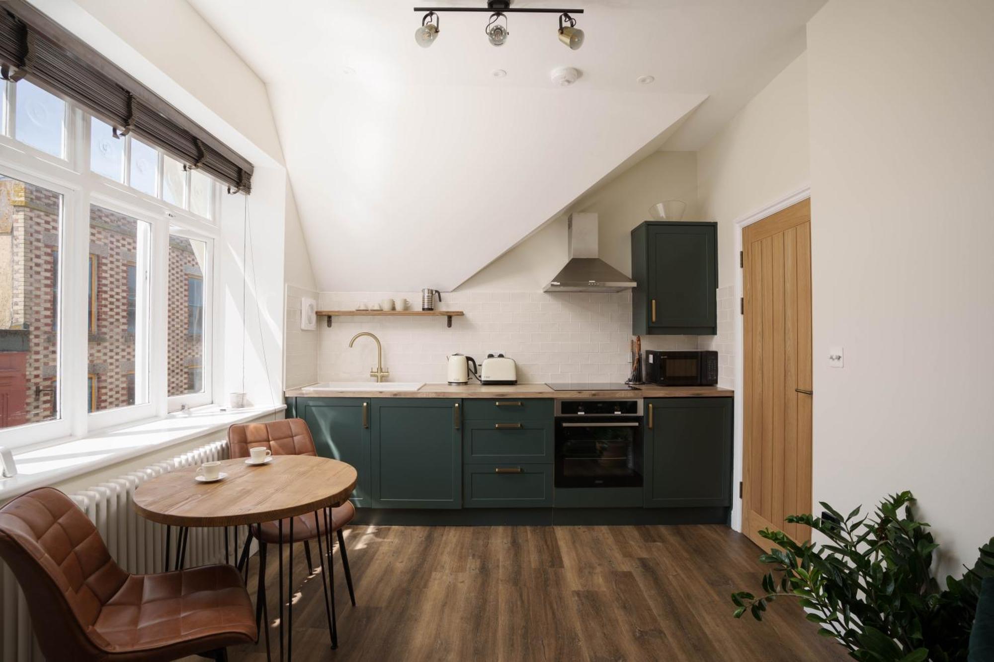 Modern Central One Bedroom Apartment In Penzance Buitenkant foto