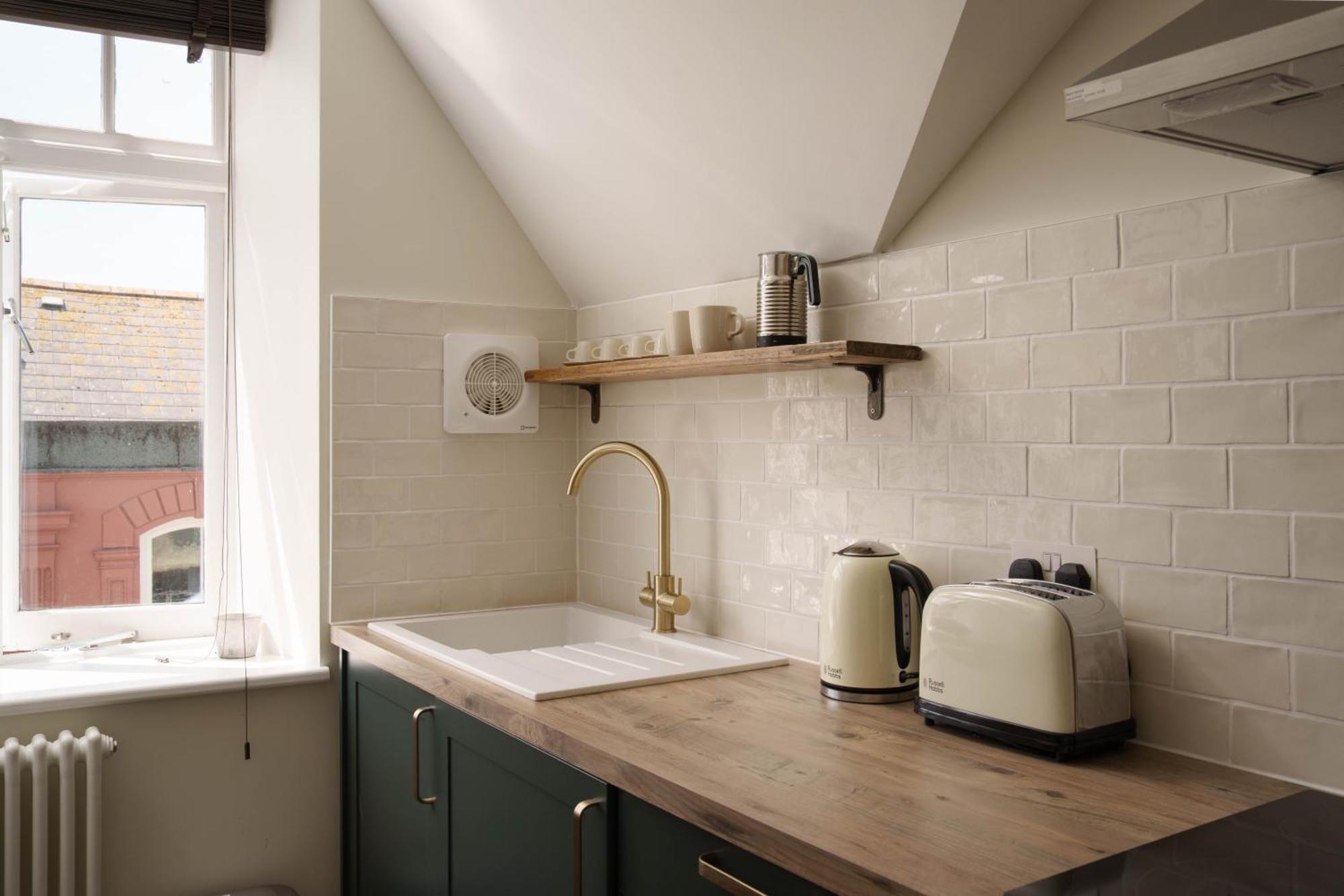 Modern Central One Bedroom Apartment In Penzance Buitenkant foto