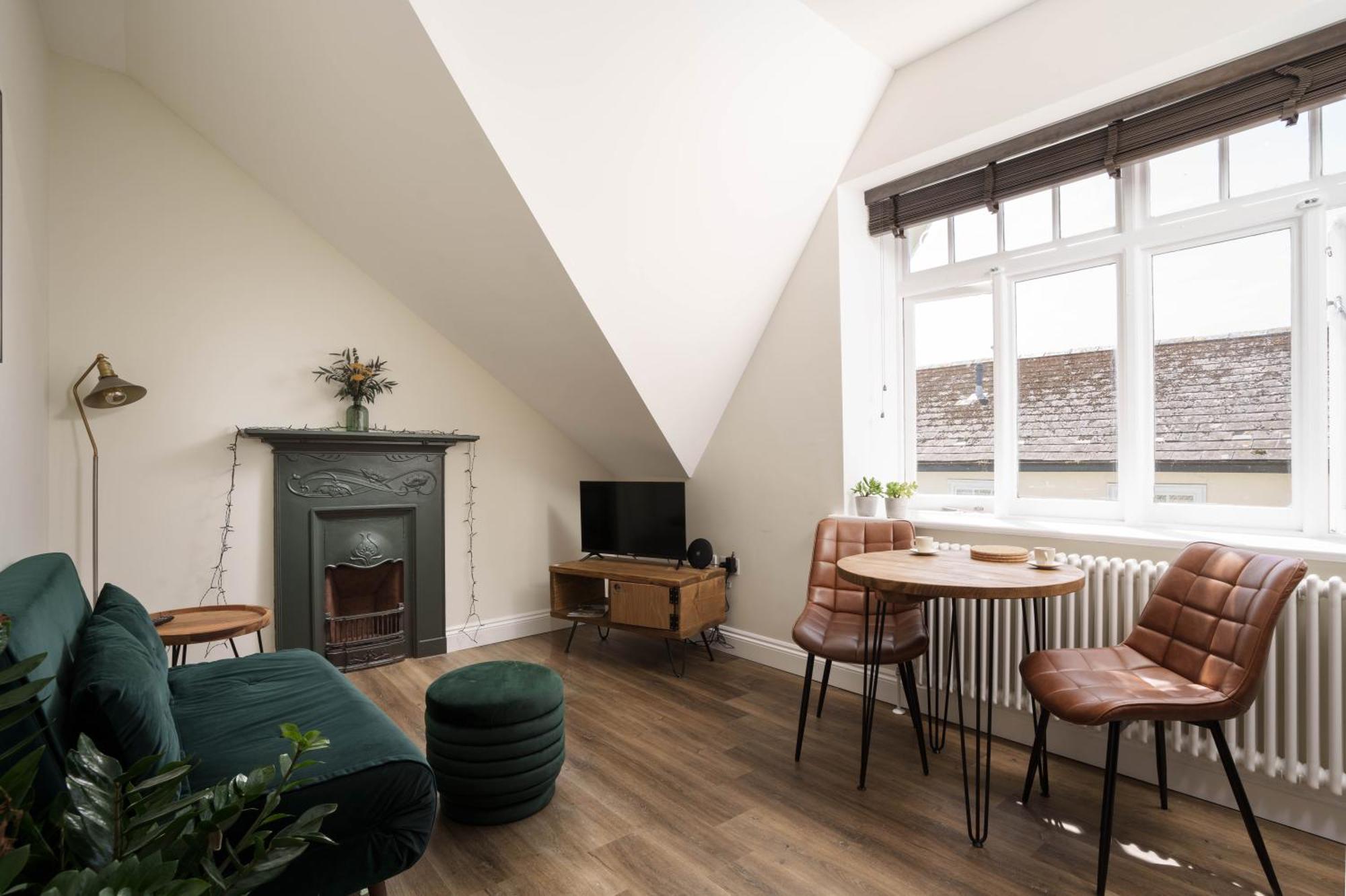 Modern Central One Bedroom Apartment In Penzance Buitenkant foto