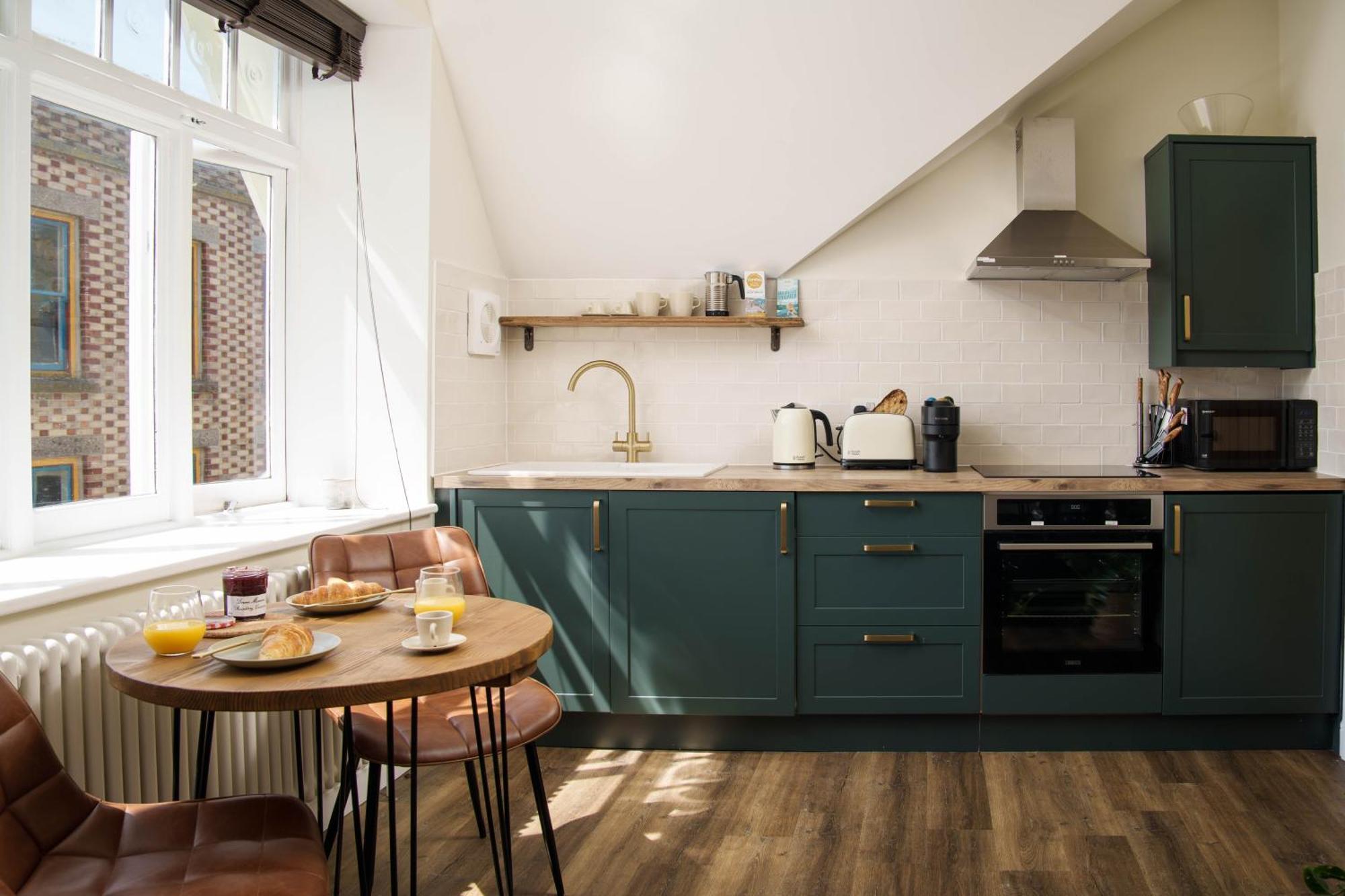 Modern Central One Bedroom Apartment In Penzance Buitenkant foto