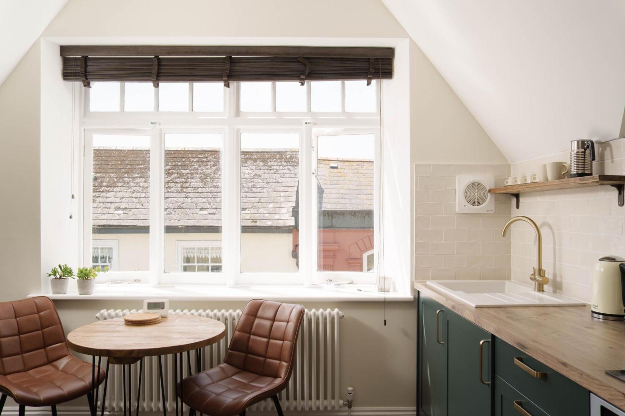 Modern Central One Bedroom Apartment In Penzance Buitenkant foto