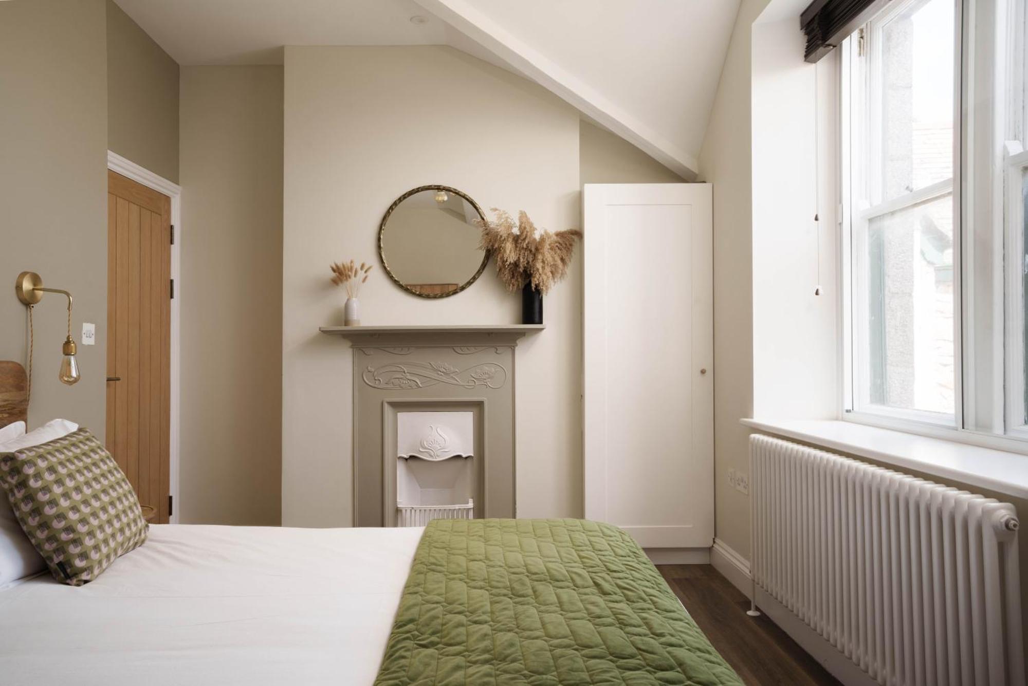 Modern Central One Bedroom Apartment In Penzance Buitenkant foto